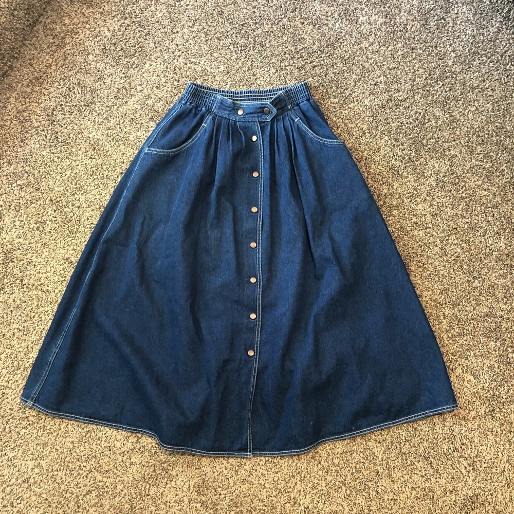 Denim button skirt
